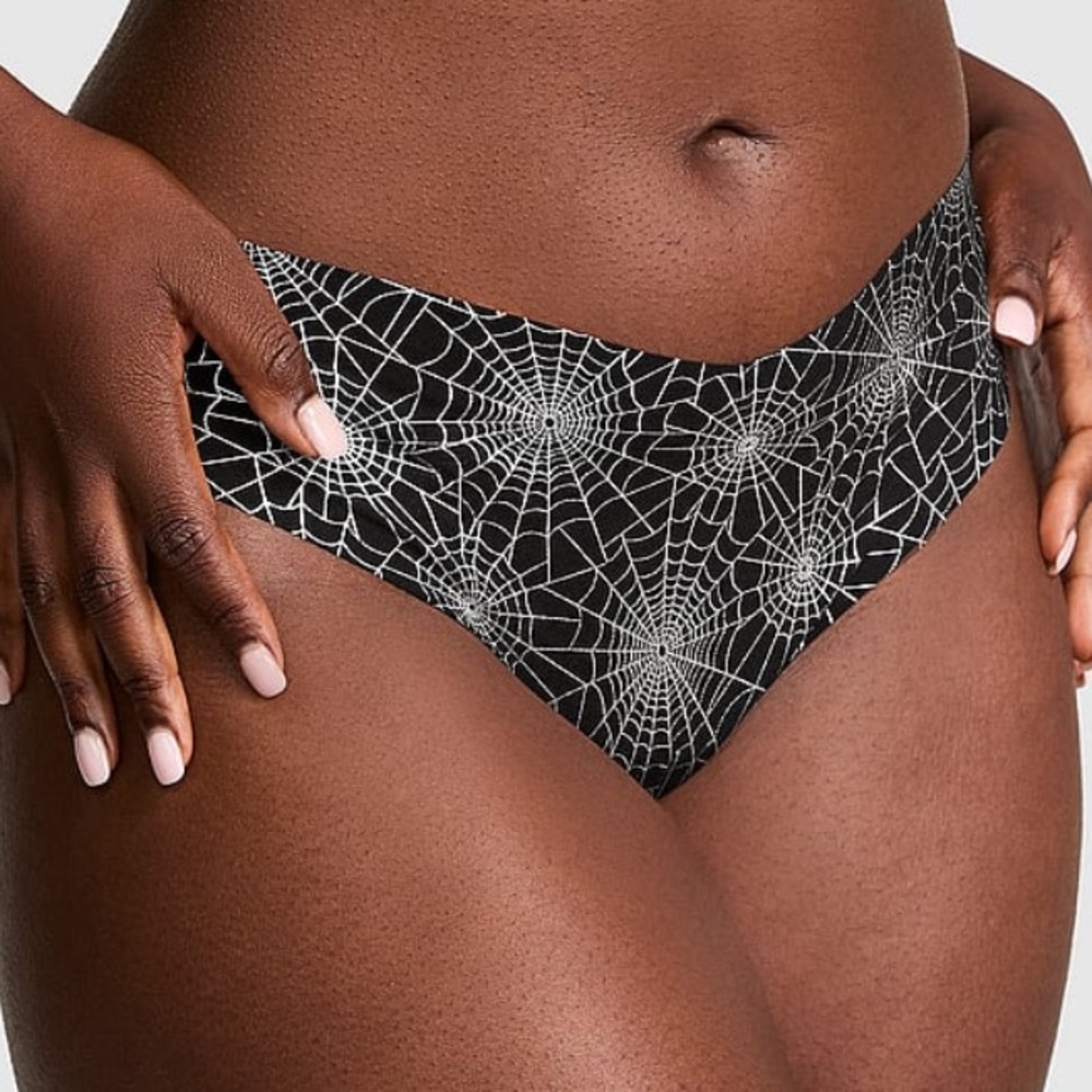 Victoria's Secret PINK Small Smooth No Show Thong Panty in Metallic Spiderweb